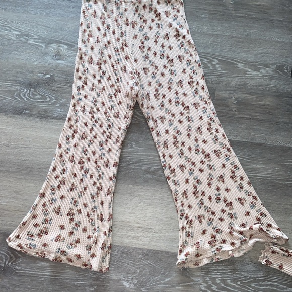 Waffle Knit Wide Leg Cropped Pant Set! - Picture 4 of 11